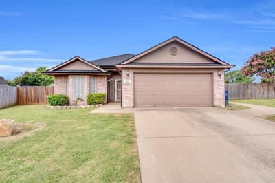 1006 Darren Drive, Burleson TX 76028