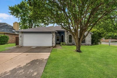 4244 Hathaway Drive, Grand Prairie TX 75052
