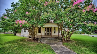400 S Broad Street, Saint Jo TX 76265