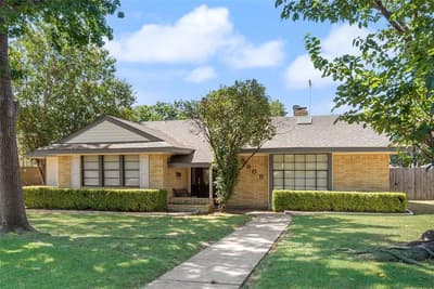 909 Egyptian Way, Grand Prairie TX 75050