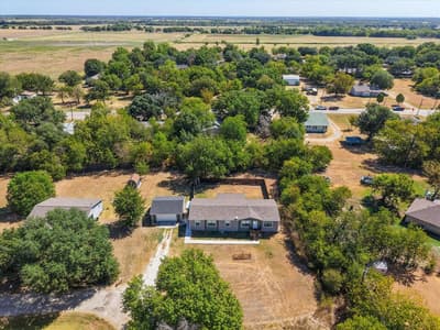 716 N Wright Avenue, Kerens TX 75144 - Photo 2