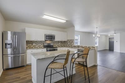 909 Anvil Creek Drive, Arlington TX 76001 - Photo 3