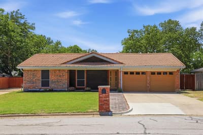 2237 Shady Brook Drive, Bedford TX 76021