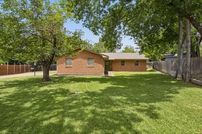 1034 8th Street, Grand Prairie TX 75050