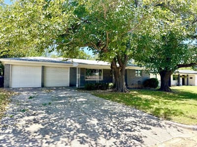 3912 Shawnee Trail, Lake Worth TX 76135 - Photo 2