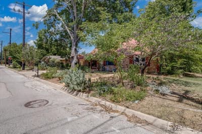 2105 Emerson Lane, Denton TX 76209 - Photo 3