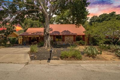 2105 Emerson Lane, Denton TX 76209