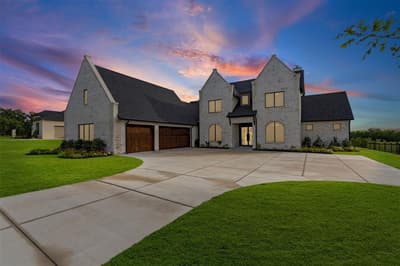 2704 Veridian Point Drive, Burleson TX 76028
