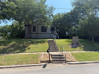 811 N Elm Street, Sherman TX 75090