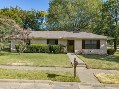 1313 Crestridge Street, Ennis TX 75119