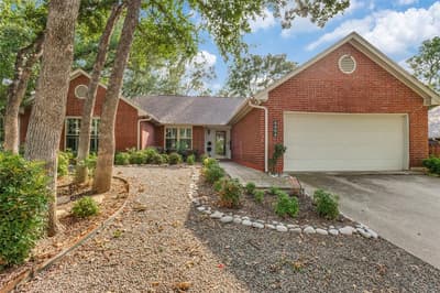4404 Oak Brook Court, Arlington TX 76016
