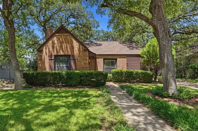 2113 Yucca Avenue, Fort Worth TX 76111