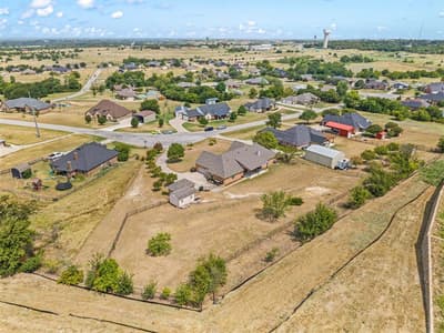 1110 Mount Lane, Rhome TX 76078 - Photo 4
