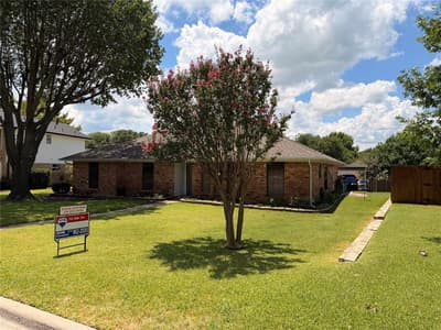 910 Village Green Drive, Rockwall TX 75087