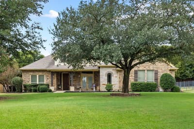 1666 Plum Creek Drive, Midlothian TX 76065