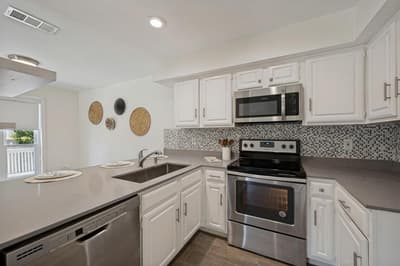 2751 Stonecreek Court, Carrollton TX 75006 - Photo 3