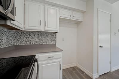 2751 Stonecreek Court, Carrollton TX 75006 - Photo 4