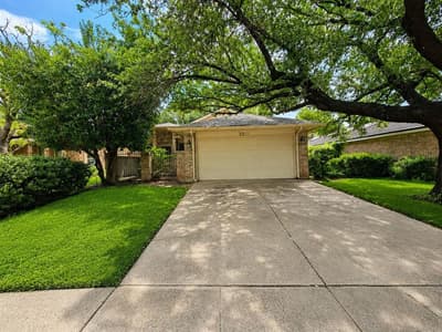 2211 Baltic Avenue, Arlington TX 76011