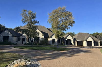1136 Queen Elizabeth Drive, Waco TX 76657 - Photo 2