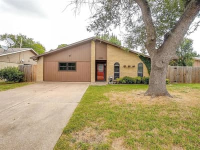 3110 Edelweiss Drive, Grand Prairie TX 75052