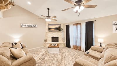 221 S Avenue C, Point TX 75472 - Photo 4