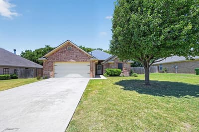 127 N Point Drive, Krum TX 76249