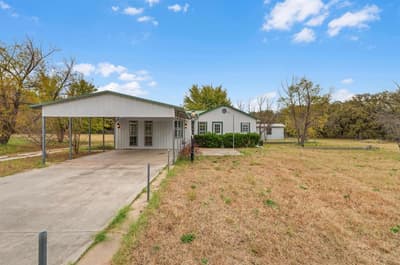 328 Creekview Meadows Drive, Springtown TX 76082
