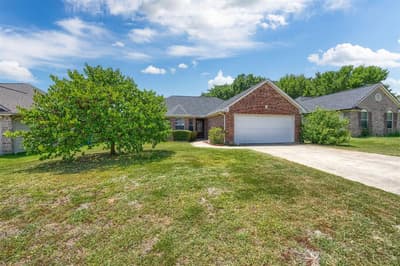221 Quail Run, Aubrey TX 76227 - Photo 2