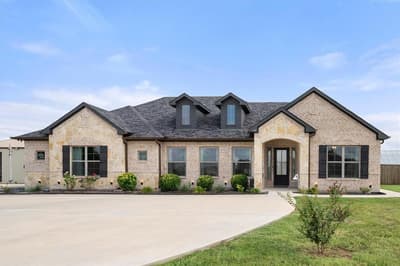 170 Grays Creek Circle, Ennis TX 75119