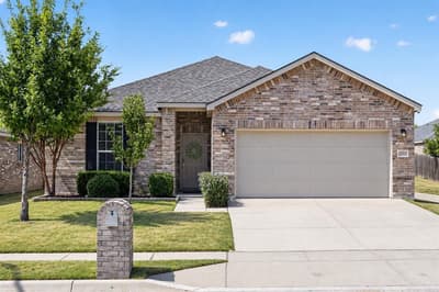 10005 Amosite Drive, Fort Worth TX 76131