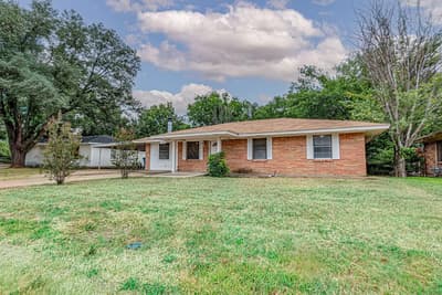 1409 Crestview Drive, Kaufman TX 75142
