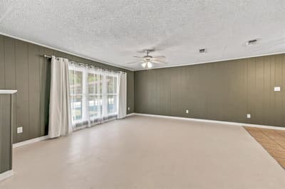 140 E Plum Avenue, De Leon TX 76444 - Photo 4