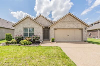 1207 Putnam Street, Mansfield TX 76063