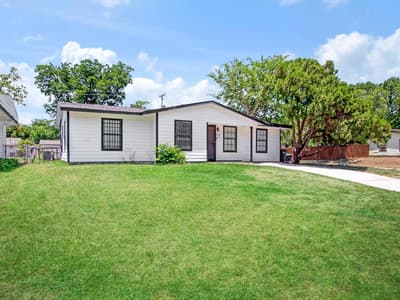 3700 Griggs Avenue, Fort Worth TX 76119