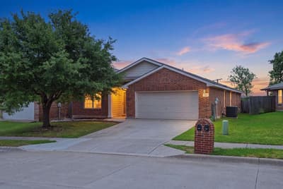 2665 Gardendale Drive, Fort Worth TX 76120