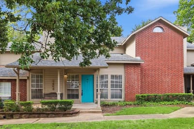 1454 Meadowood Village Drive, Fort Worth TX 76120