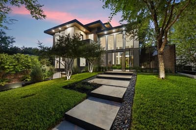 423 W Colorado Boulevard, Dallas TX 75208