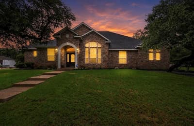 100 Laurel Oaks Lane, Crawford TX 76638 - Photo 2