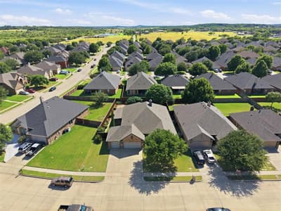 305 Delaware Street, Burleson TX 76028 - Photo 4