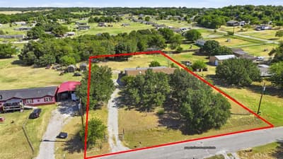 110 Draper Drive, Springtown TX 76082 - Photo 3
