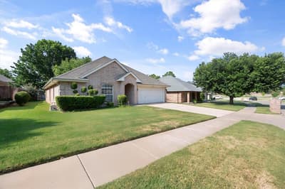 817 Willow Court, Saginaw TX 76179 - Photo 2