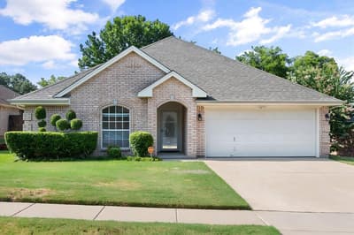817 Willow Court, Saginaw TX 76179