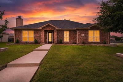 602 Hearthstone Drive, Lancaster TX 75146