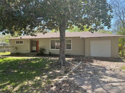 1100 Poe Street, Azle TX 76020