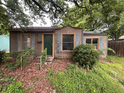 2925 Oakwood Street, Haltom City TX 76117