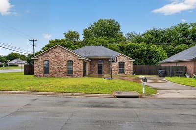 1301 Hyde Park Boulevard, Cleburne TX 76033