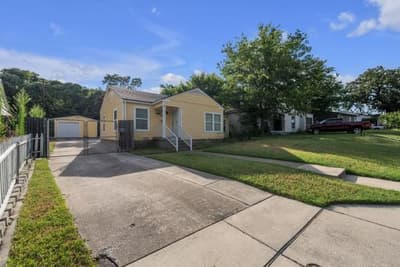 1005 W Clarence Street W, Fort Worth TX 76117