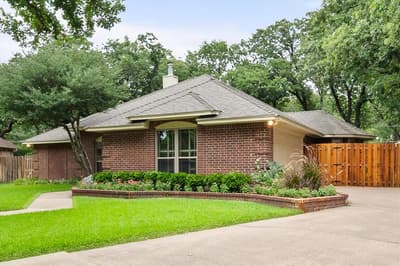 2403 Oak Shadow Court, Arlington TX 76017 - Photo 2