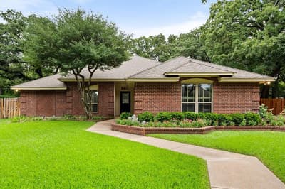 2403 Oak Shadow Court, Arlington TX 76017