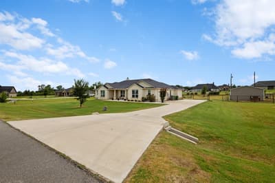 170 Spring Creek Circle, Paradise TX 76073 - Photo 2